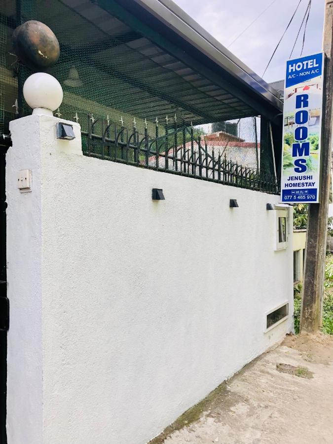 Jenushi Homestay Kandy Exterior photo