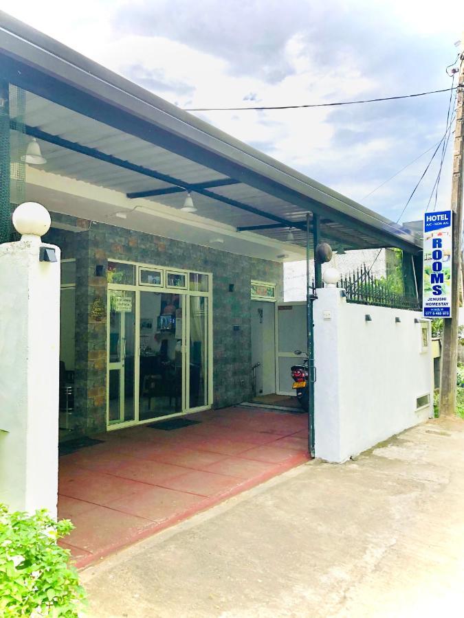 Jenushi Homestay Kandy Exterior photo
