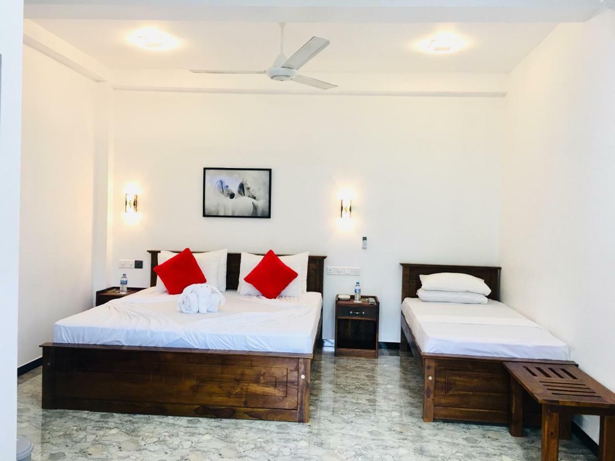 Jenushi Homestay Kandy Exterior photo